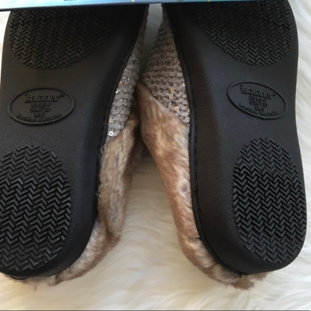 NWT Isotoner SweaterKnit Slippers, size 7.5/8 - Picture 7 of 8